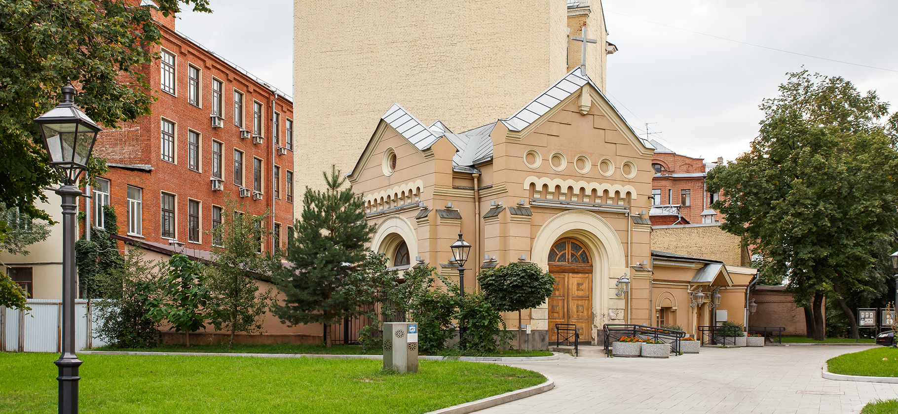 Рыцари, башни и дом из кино: 10 живописных мест для пленэра в Москве