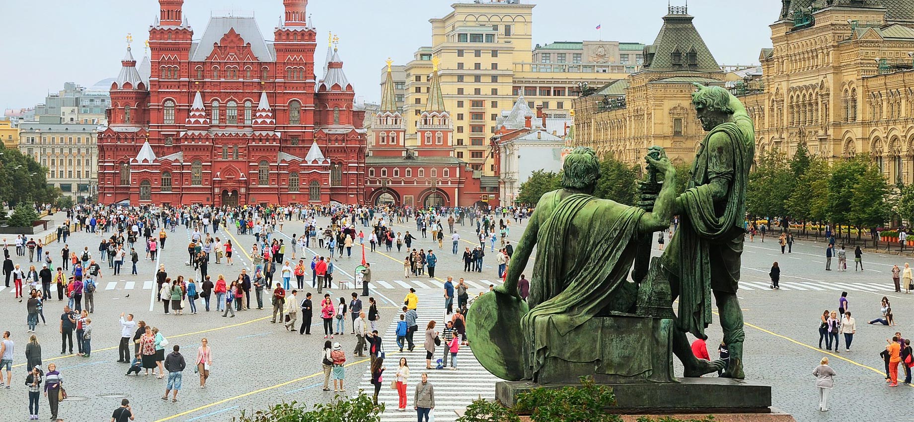 Россия начала выдавать иностранцам визы на полгода