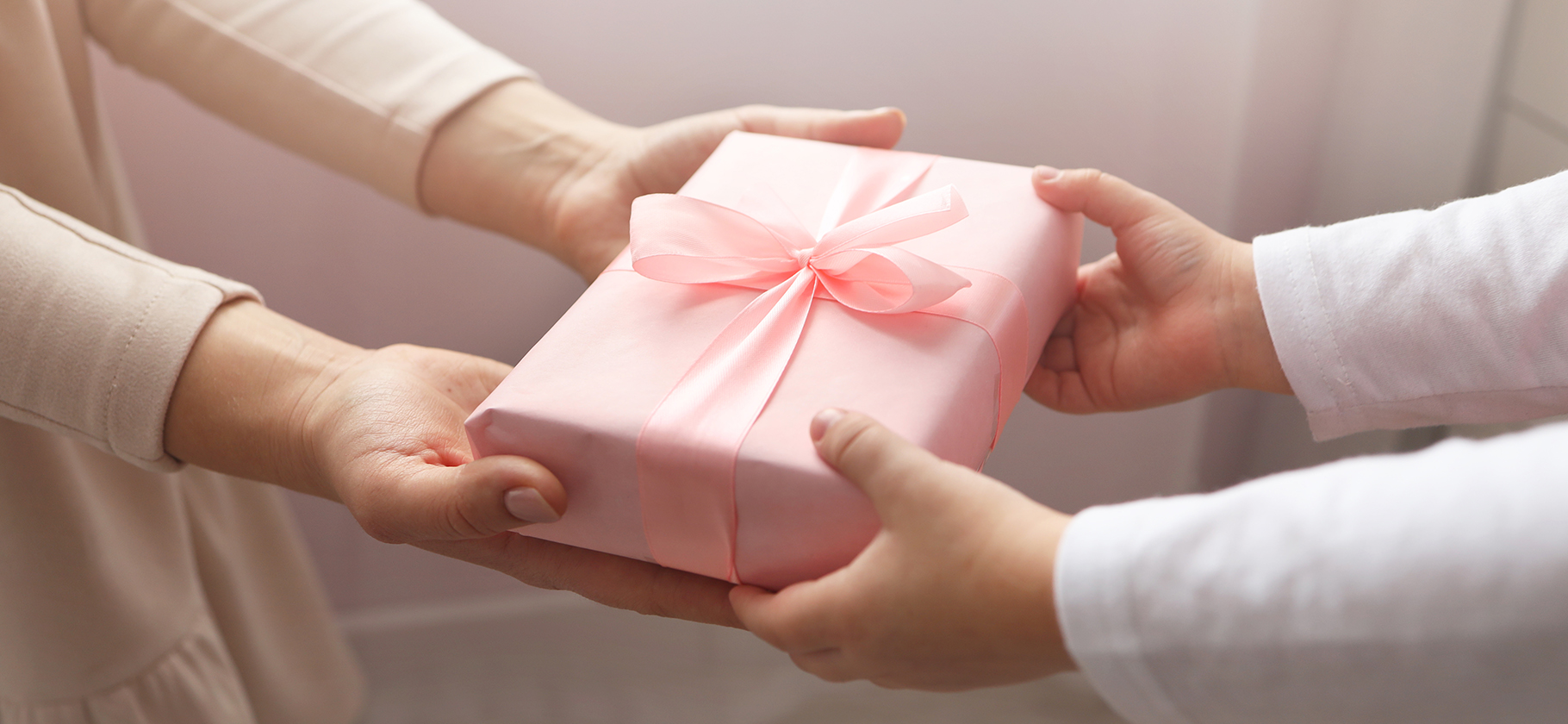 Психолог рассказала, почему дарить подарки приятно
