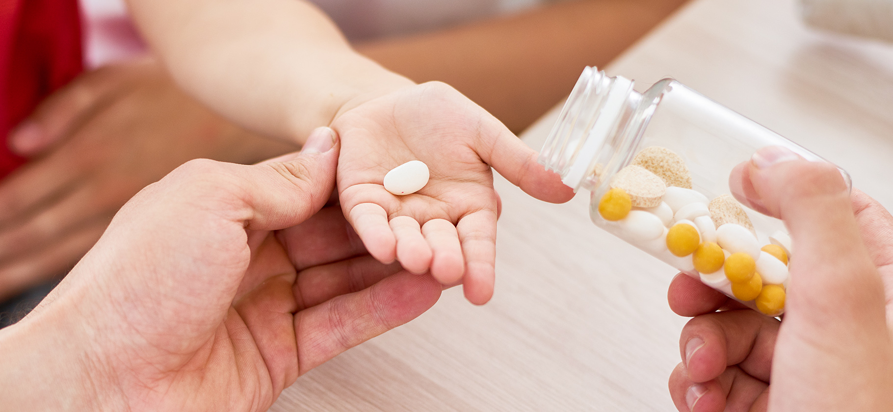 Глицин и АЦЦ: бесполезные и опасные препараты, которые часто выписывают детям