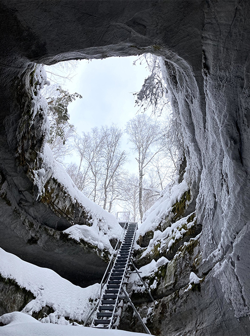 Пещера Кутукская-4 зимой. Источник: vk.com/parkbashkiria
