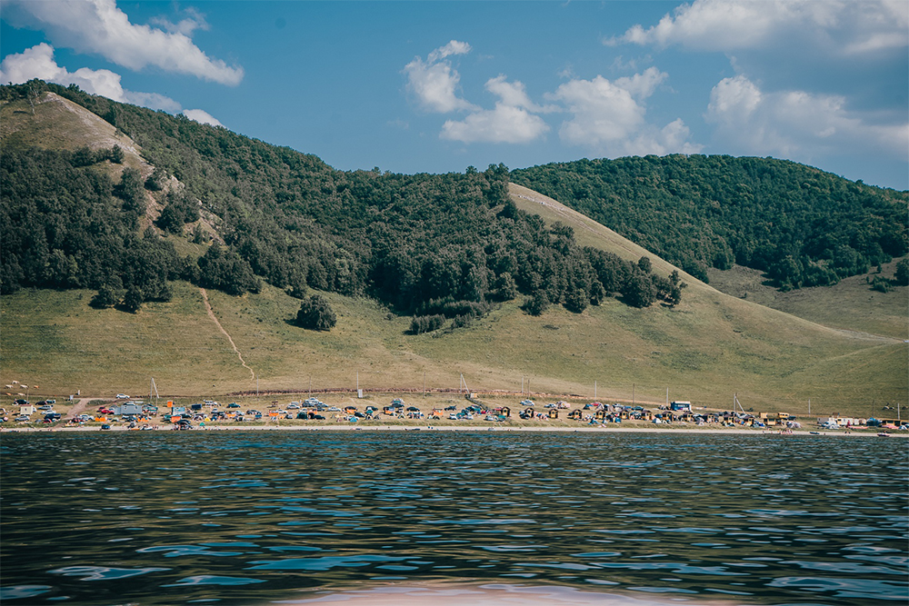 Зона пляжей, вид с воды. Фото: Артем Кулинич