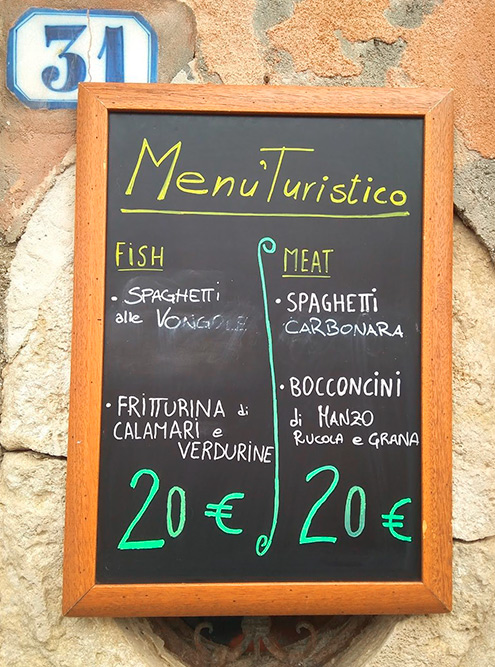 «Туристическое меню» на острове Мурано: спагетти с моллюсками или карбонара плюс жареные кальмары или говядина без гарнира за 20 €