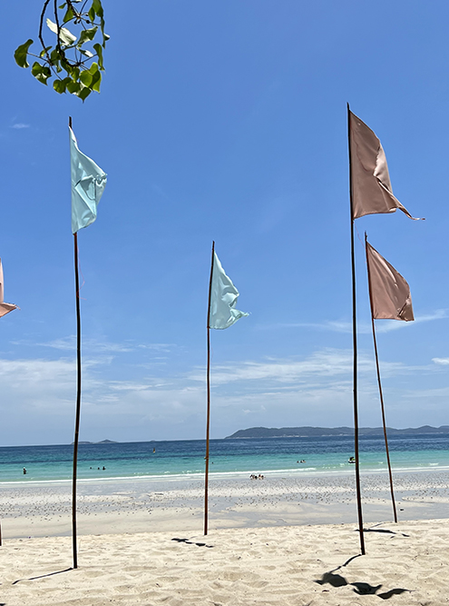 Самый популярный пляж на острове Ко Лан — Тиен