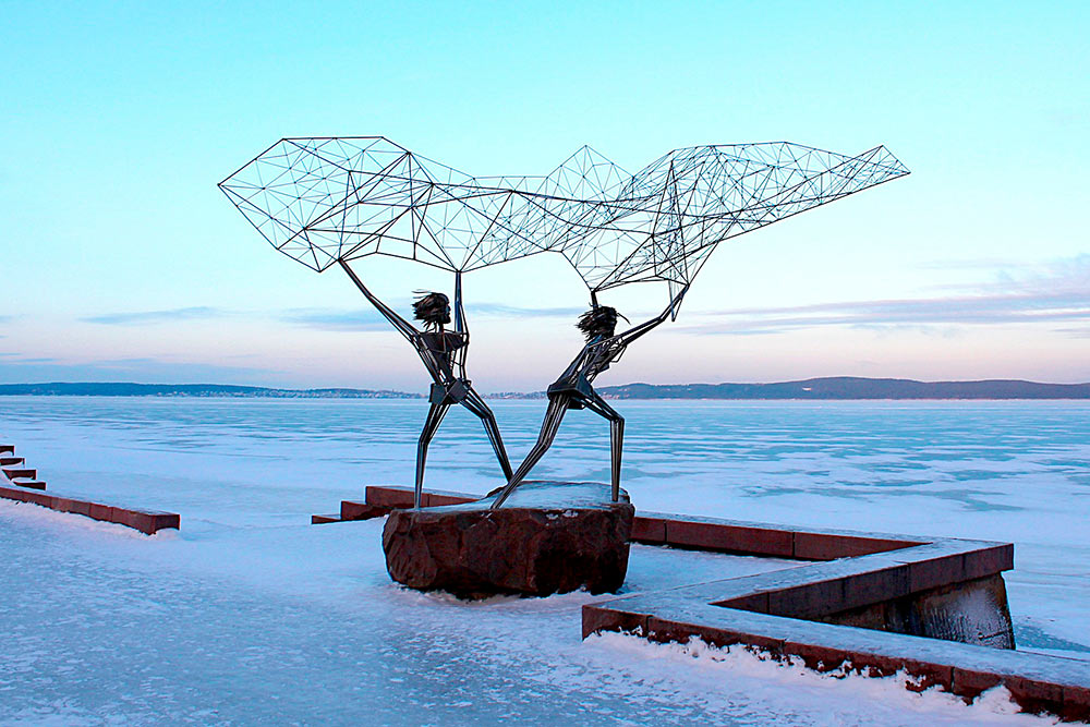 Рыбаки — еще один визуальный символ Петрозаводска. Фото: Ирина Кудрявцева / Pixabay