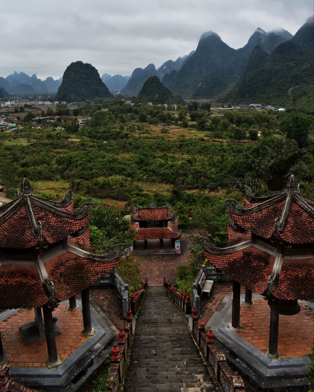 Вид с пагоды Truc Lam Phat Tich