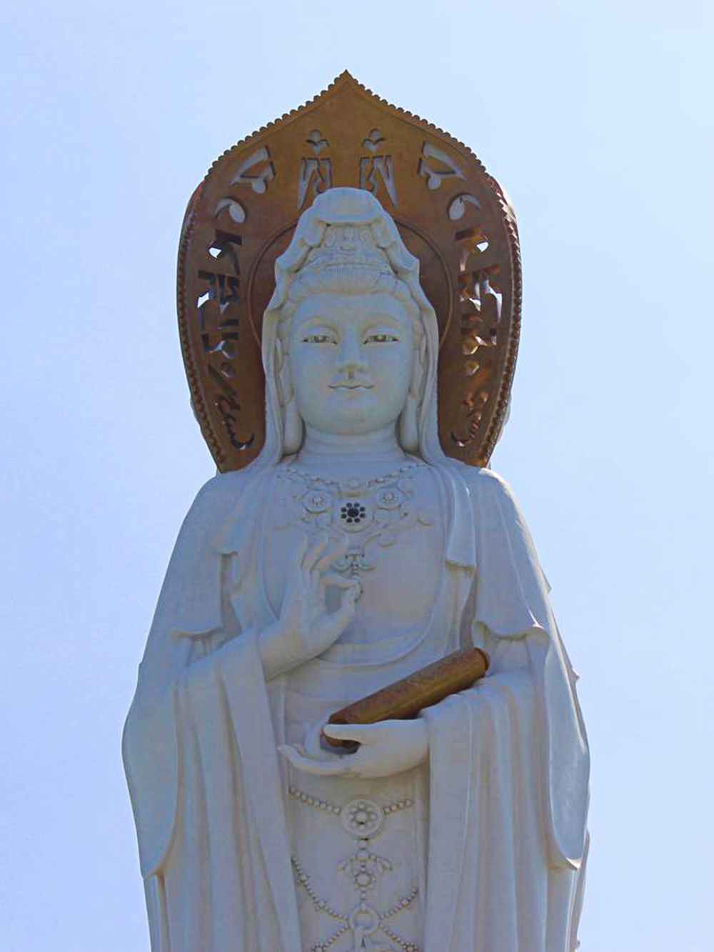 Статуя Гуаньинь в Хайнане