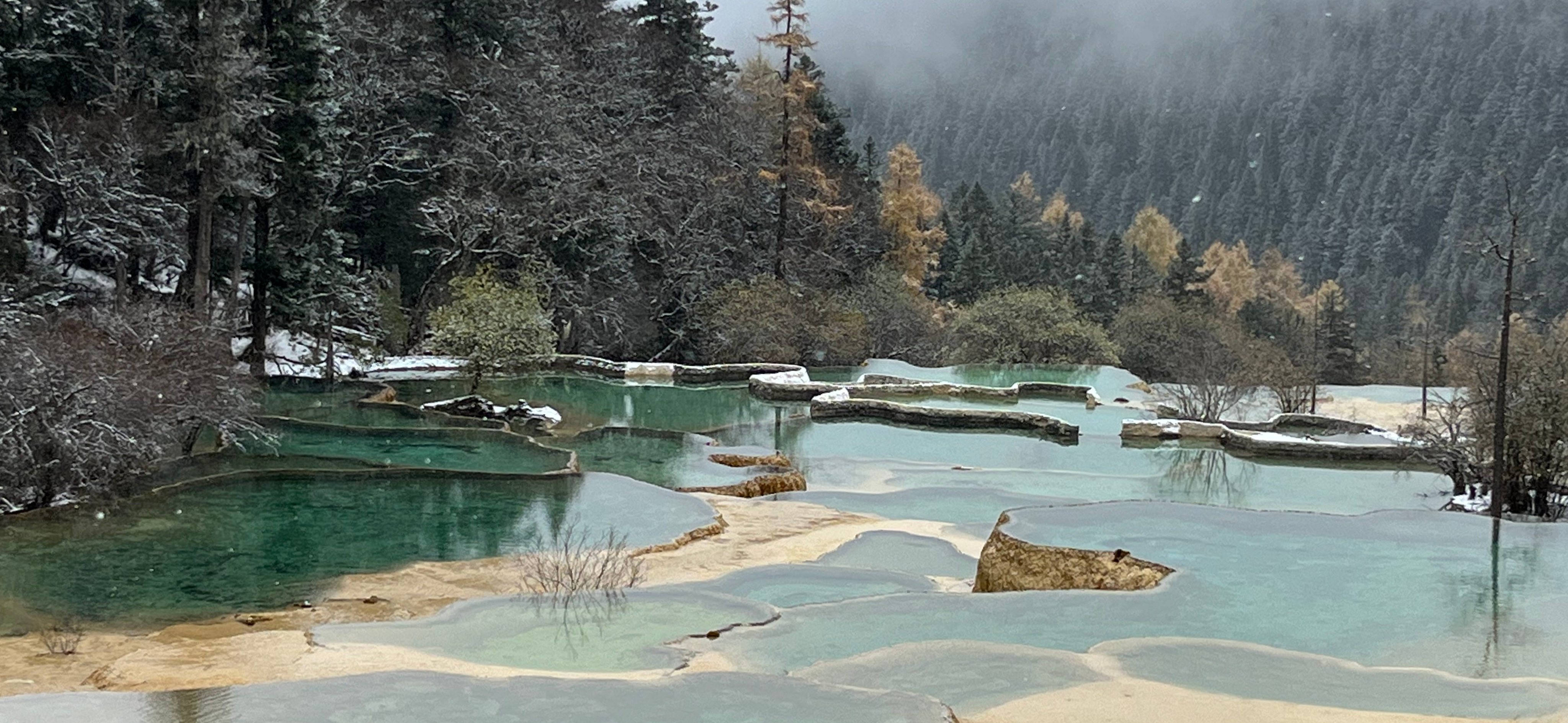 Фотоальбом: как я посетила Цзючжайгоу, Хуанлун и Чэнду в 2025 году