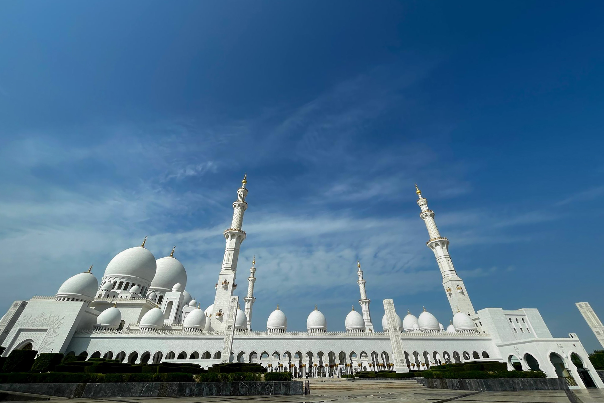 В Абу-Даби у меня было две цели. Первая — мечеть шейха Зайда