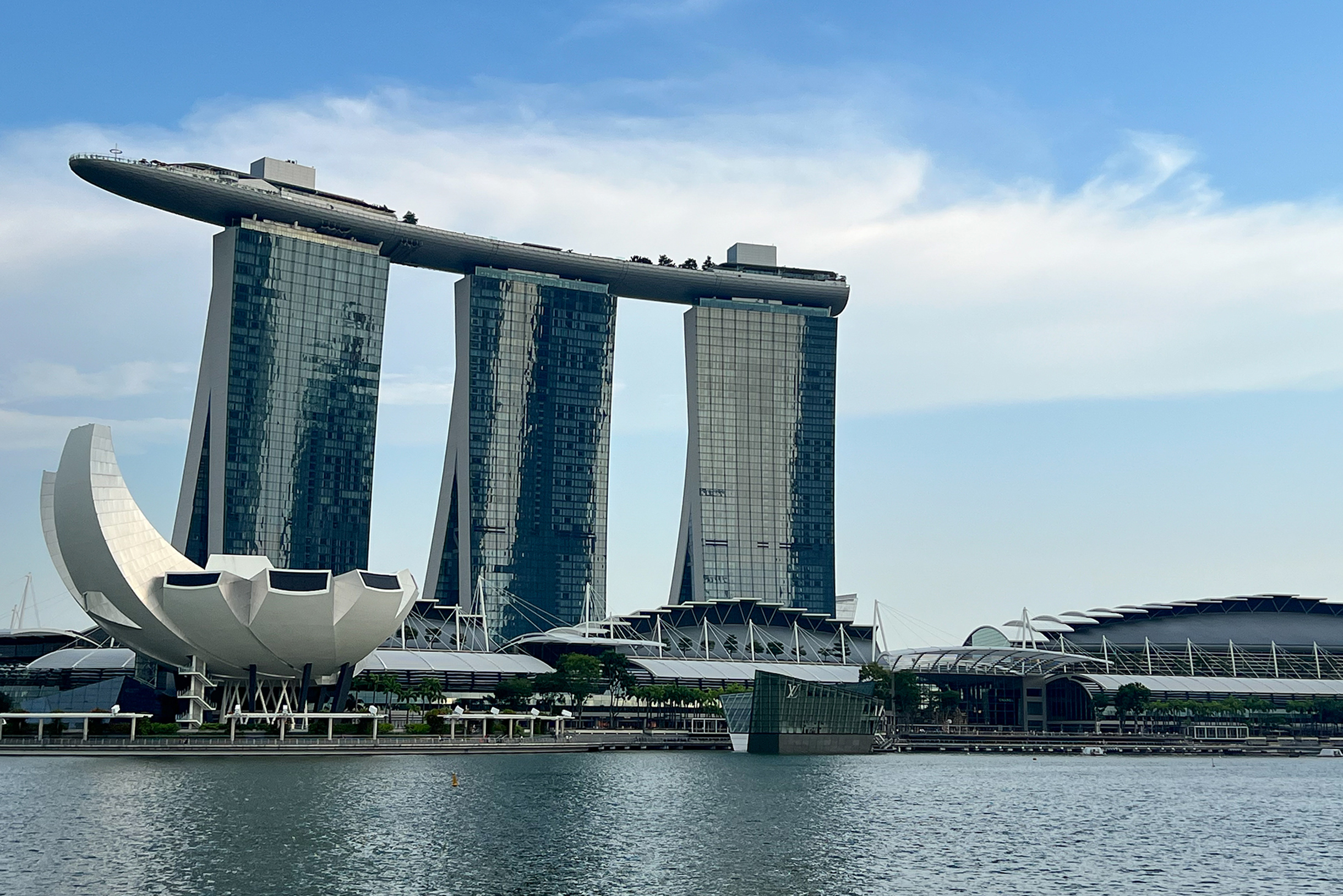 Обилие небоскребов и всевозможных чудес инженерной мысли в Сингапуре, безусловно, впечатляет