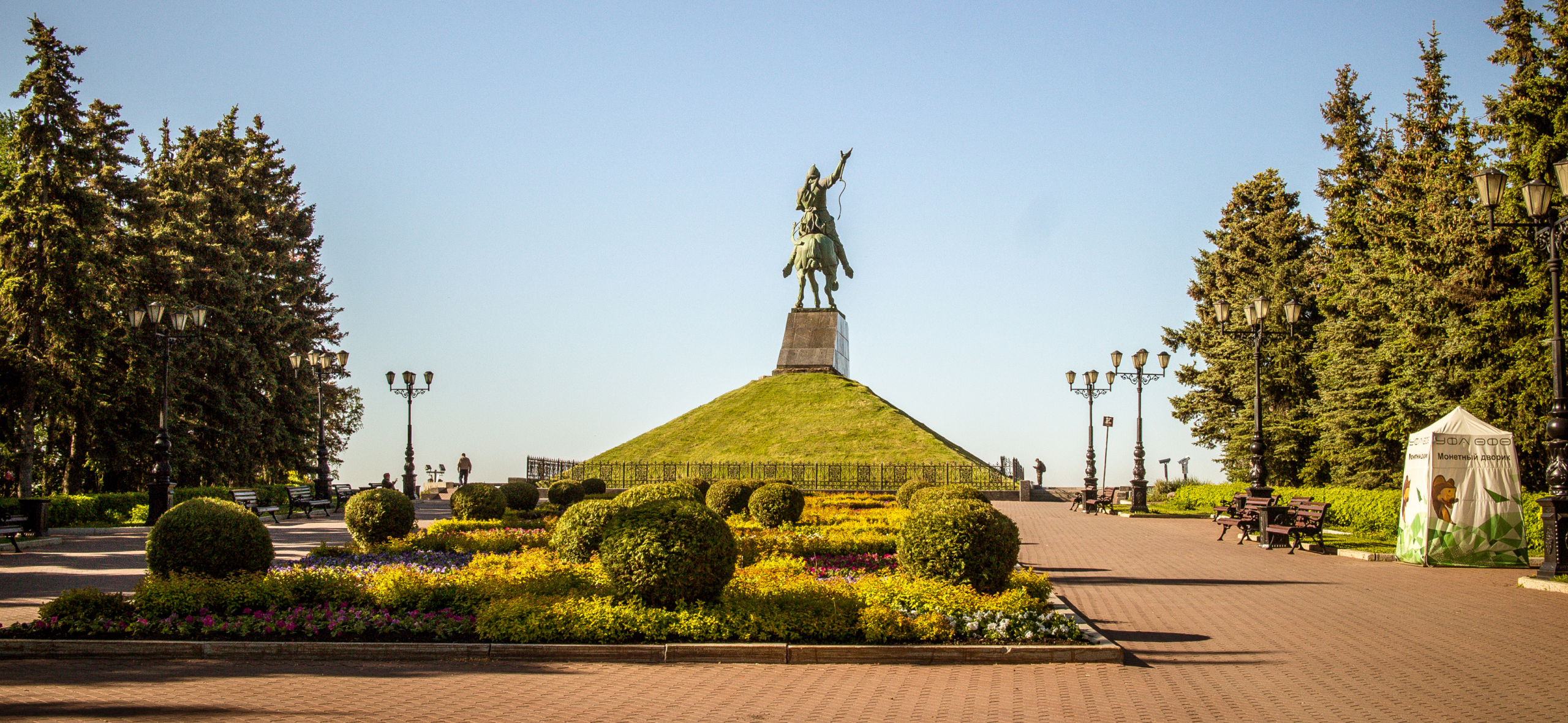 Фотоальбом: 22 солнечных кадра из поездки в Уфу