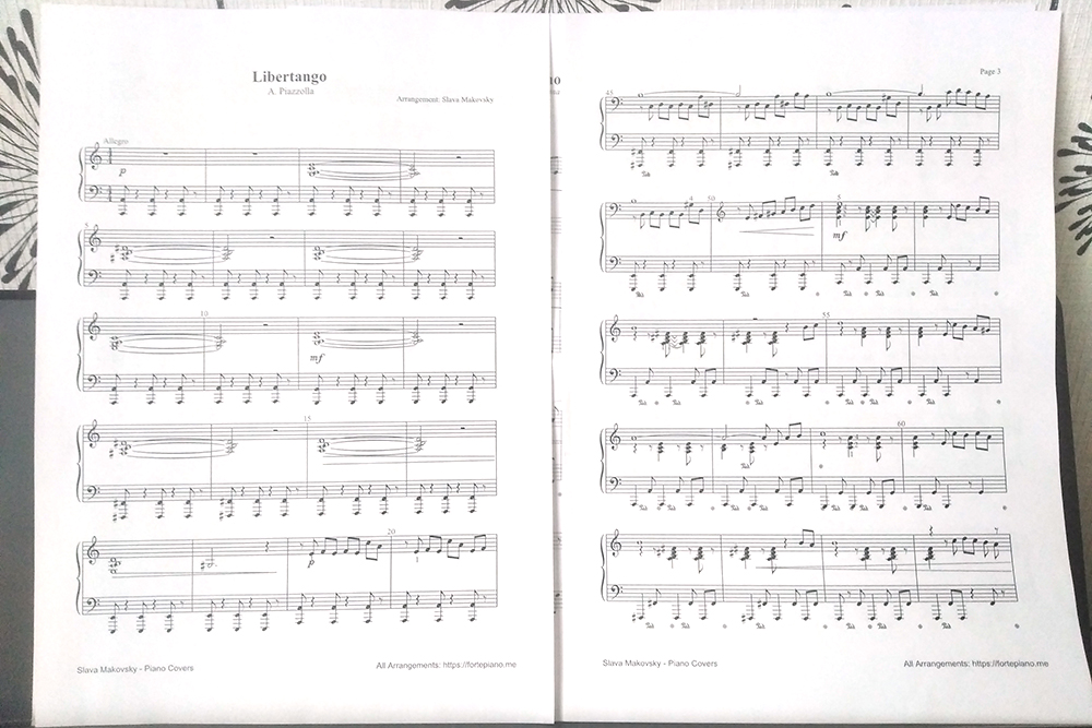 На фото ноты произведения «Либертанго», написанного аргентинским композитором Астором Пьяццоллой. Я предпочитаю распечатывать ноты на отдельных листах: так их удобнее переворачивать