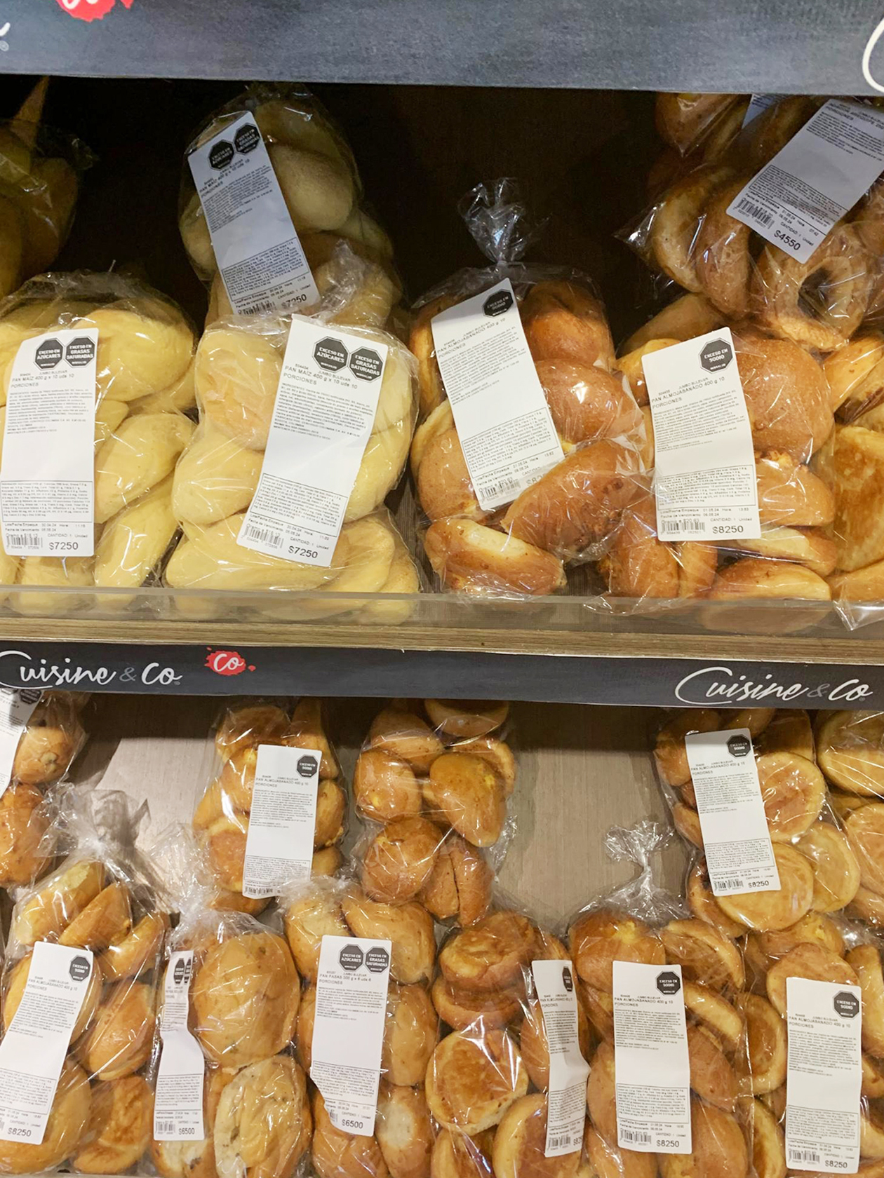 Магазинный хлеб в Колумбии очень скучный и по вкусу напоминает бумажные салфетки