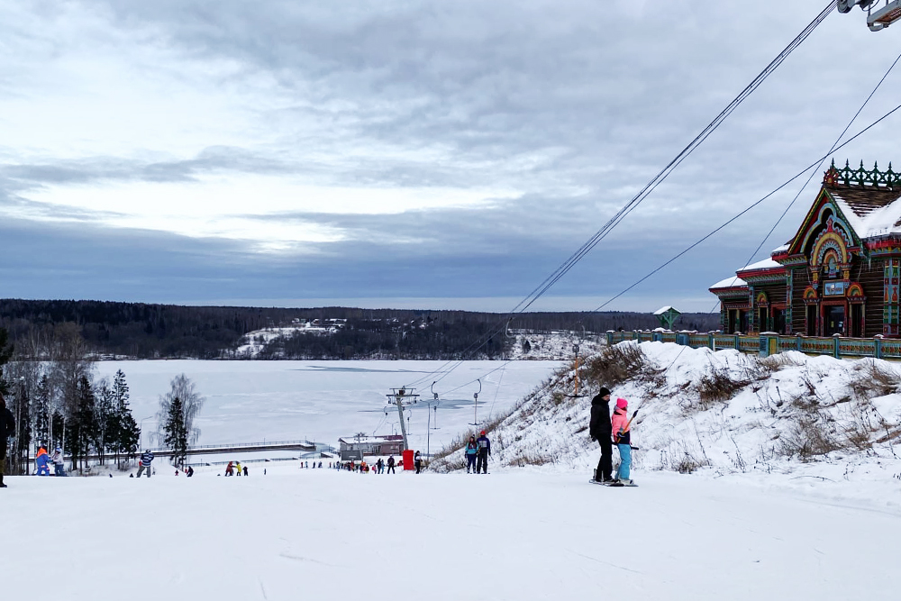 Холмистые склоны «Миловки» подходят для катания на лыжах и сноубордах. Источник: группа «Миловки» во «Вконтакте»
