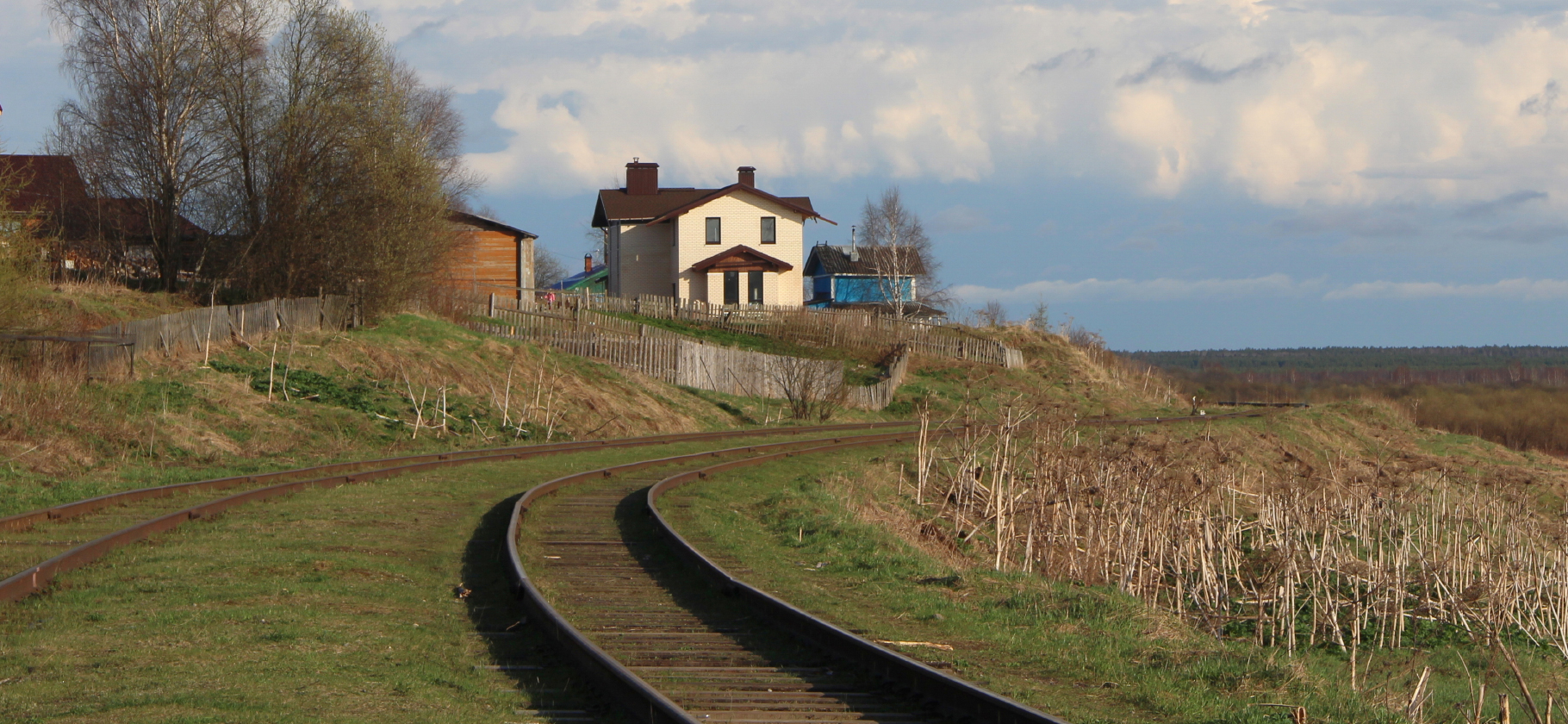 Владельцы построек вдоль железной дороги смогут оформить землю в собственность
