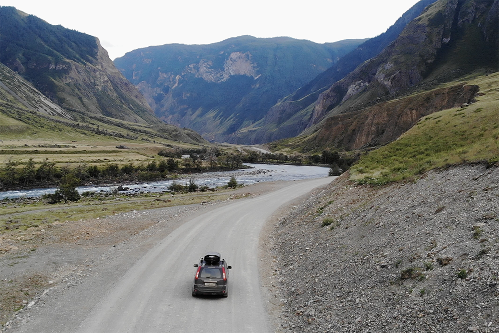 Выгуливаю Ниссан с автобоксом в долине реки Чулышман