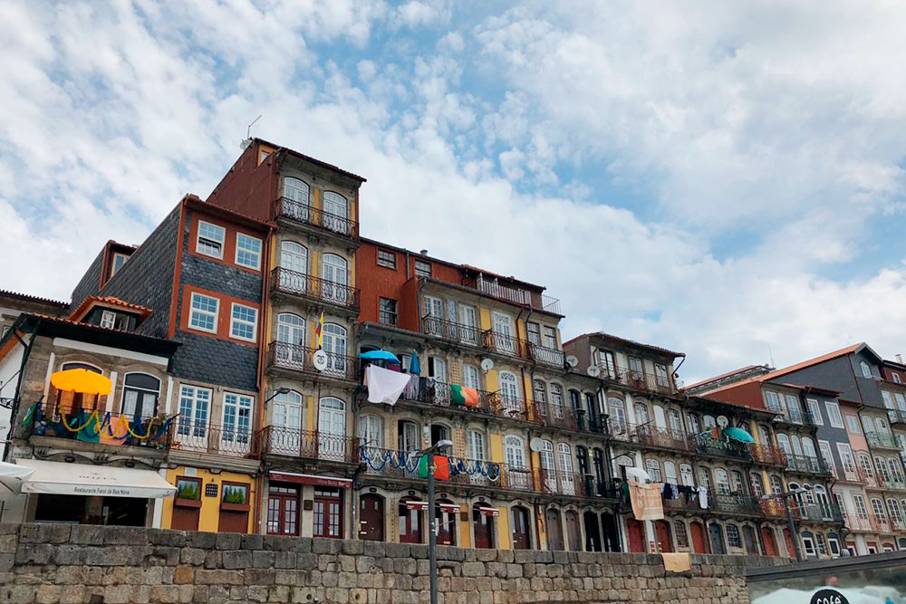 Португальцы ярые патриоты: практически на каждом здании есть флаг страны