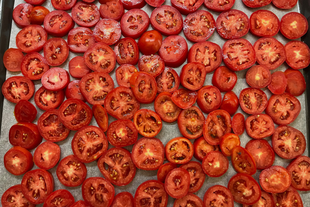 Те самые томаты «Сливка», ароматные, с рынка, по 40 ₽ за килограмм
