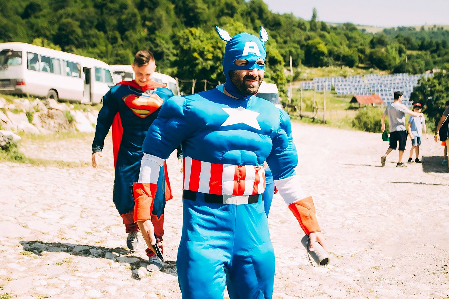 Олег в образе Капитана Америка во время командных игр в детском лагере в Дилижане