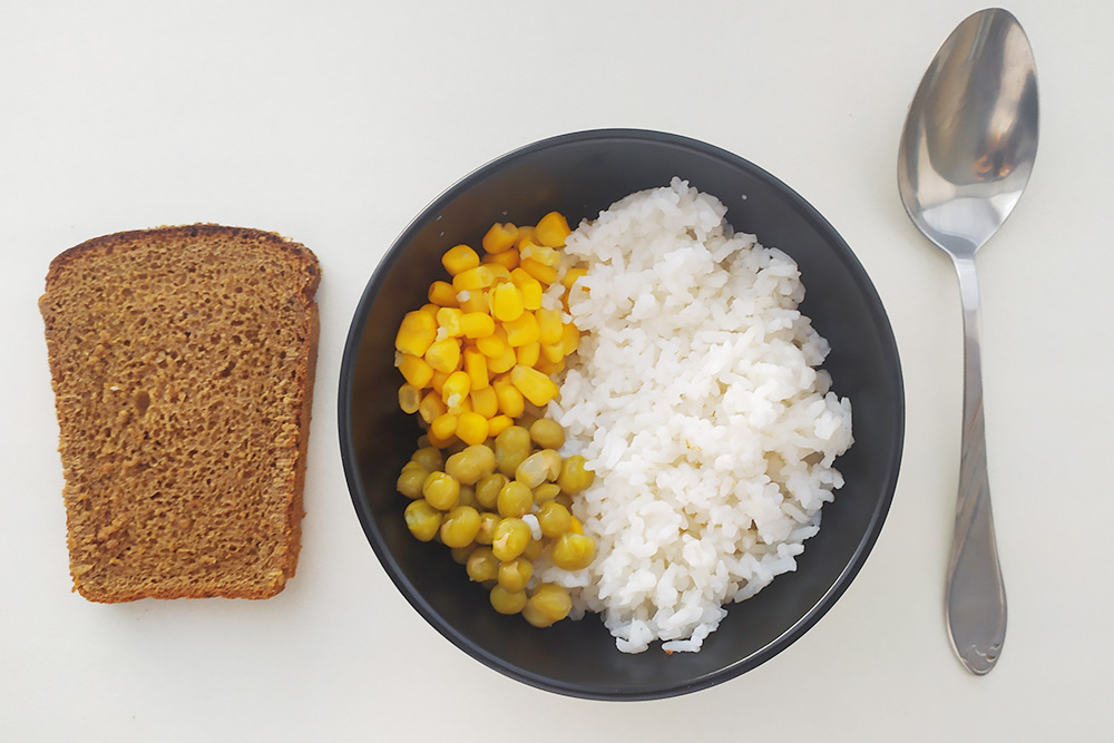 Рис, хлеб, кукуруза, горошек. Порой мое питание было чересчур строгим