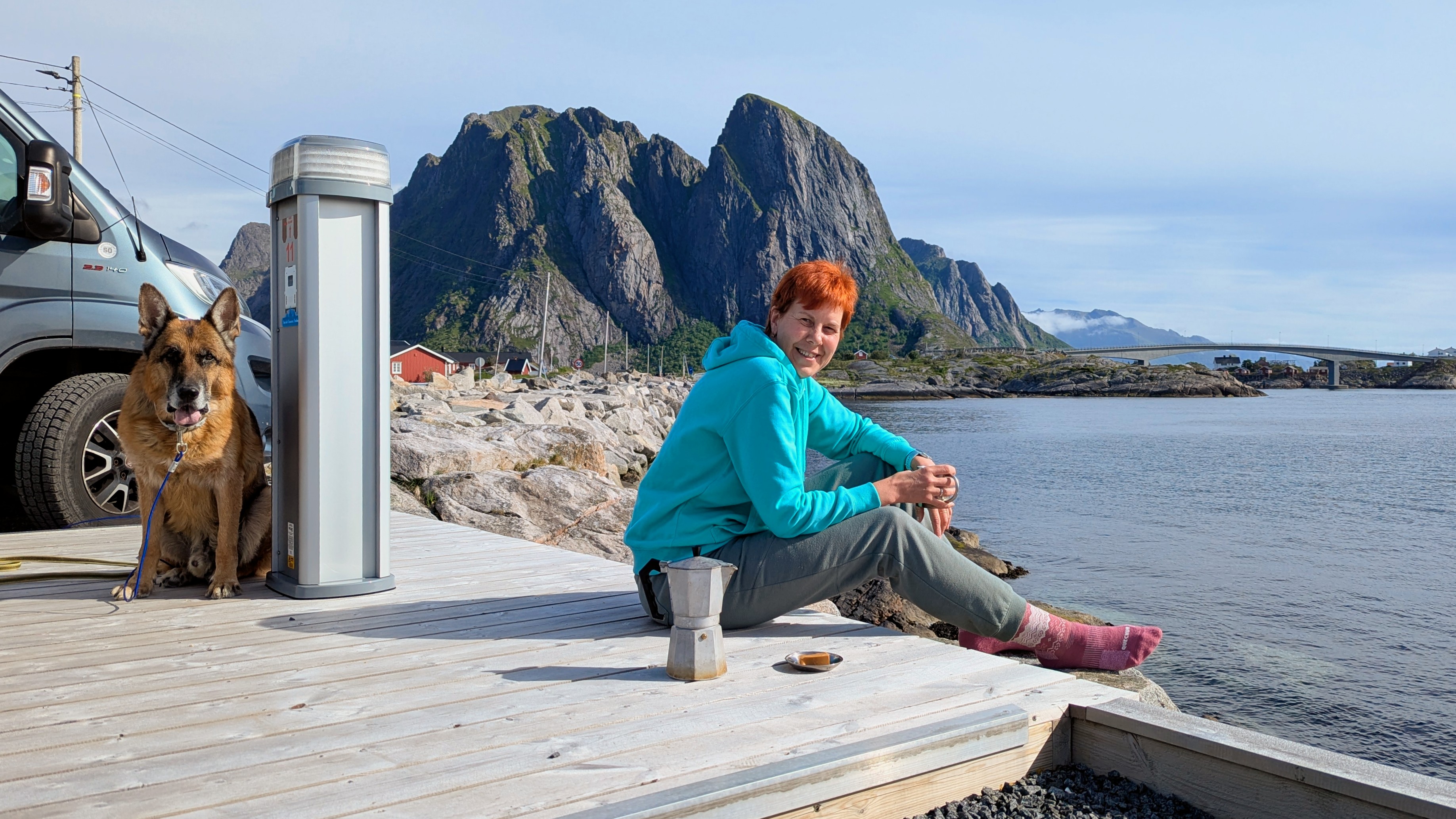 На берегу Северного моря, Лофотены, парковка в Moskenes, Reine