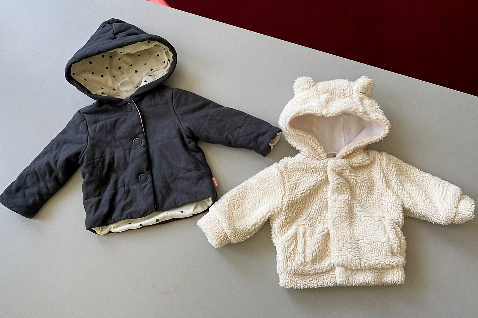 Первые две курточки, которые мы взяли для нашего ребенка