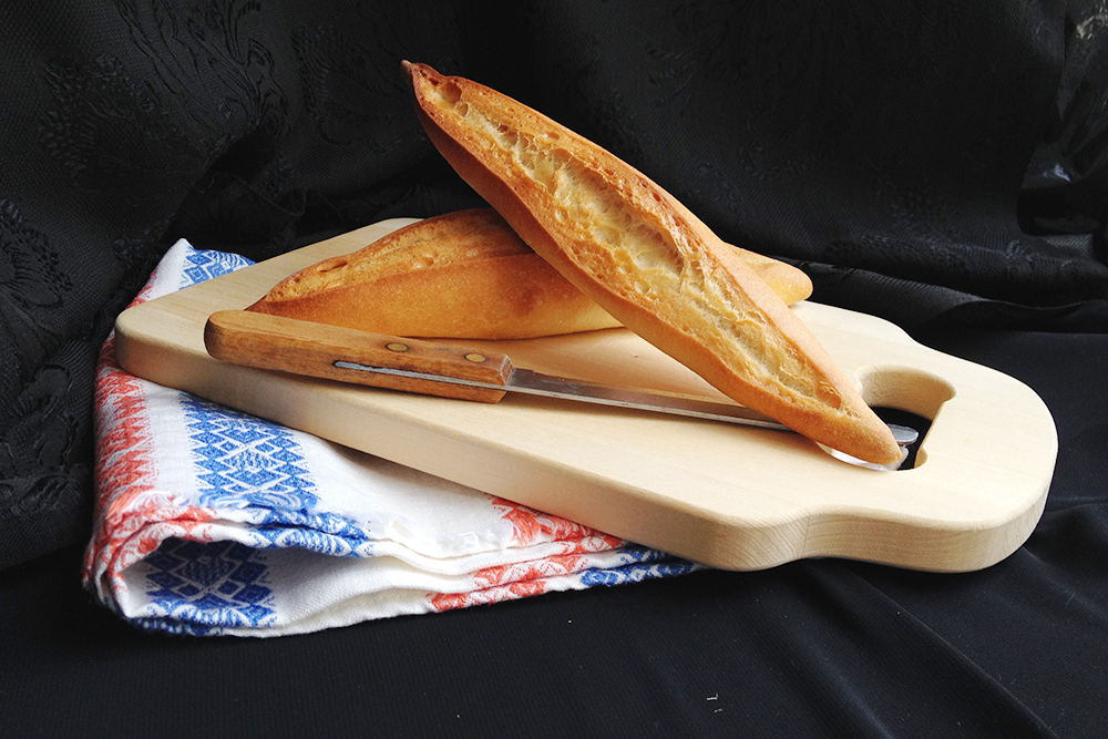 Бокадильос можно есть просто так, как обычный хлеб, с любым блюдом