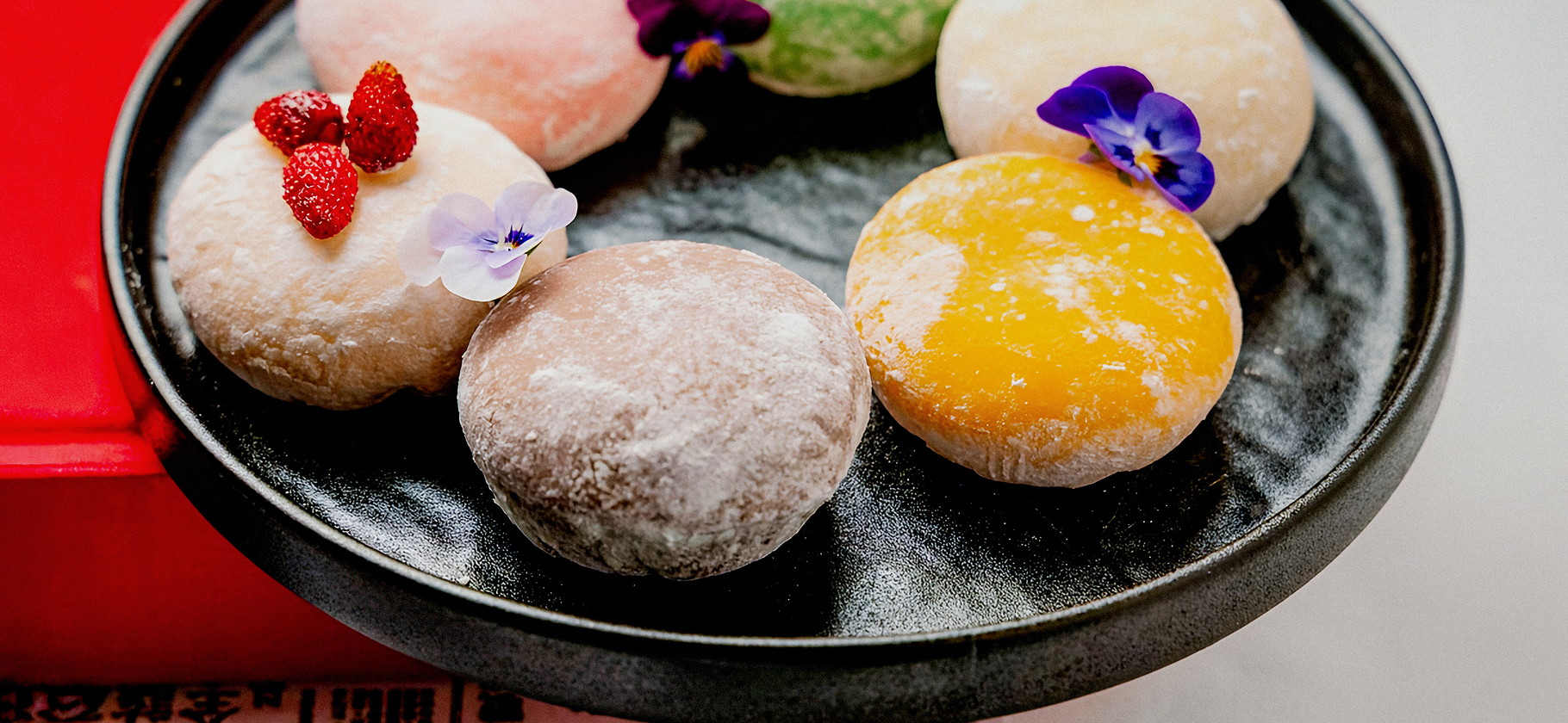 7 отличных рестора­нов в Москве, где готовят моти — главный японский десерт