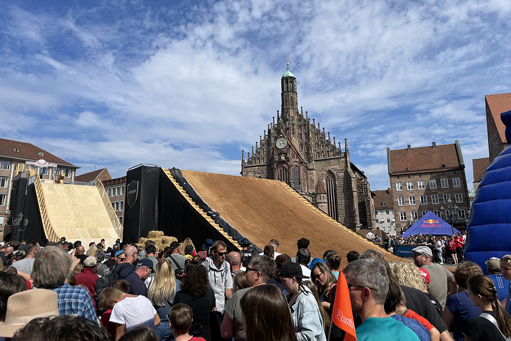 На Рыночной площади часто проходят фестивали