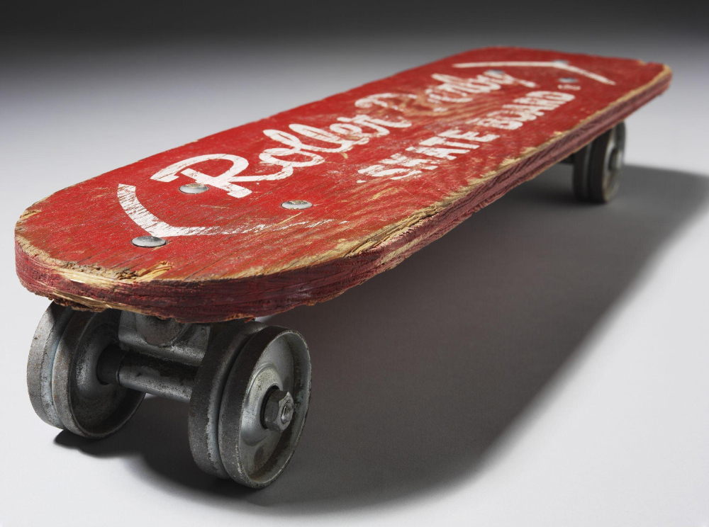 Скейтборд из конца 1950-х. Источник: collections.vam.ac.uk