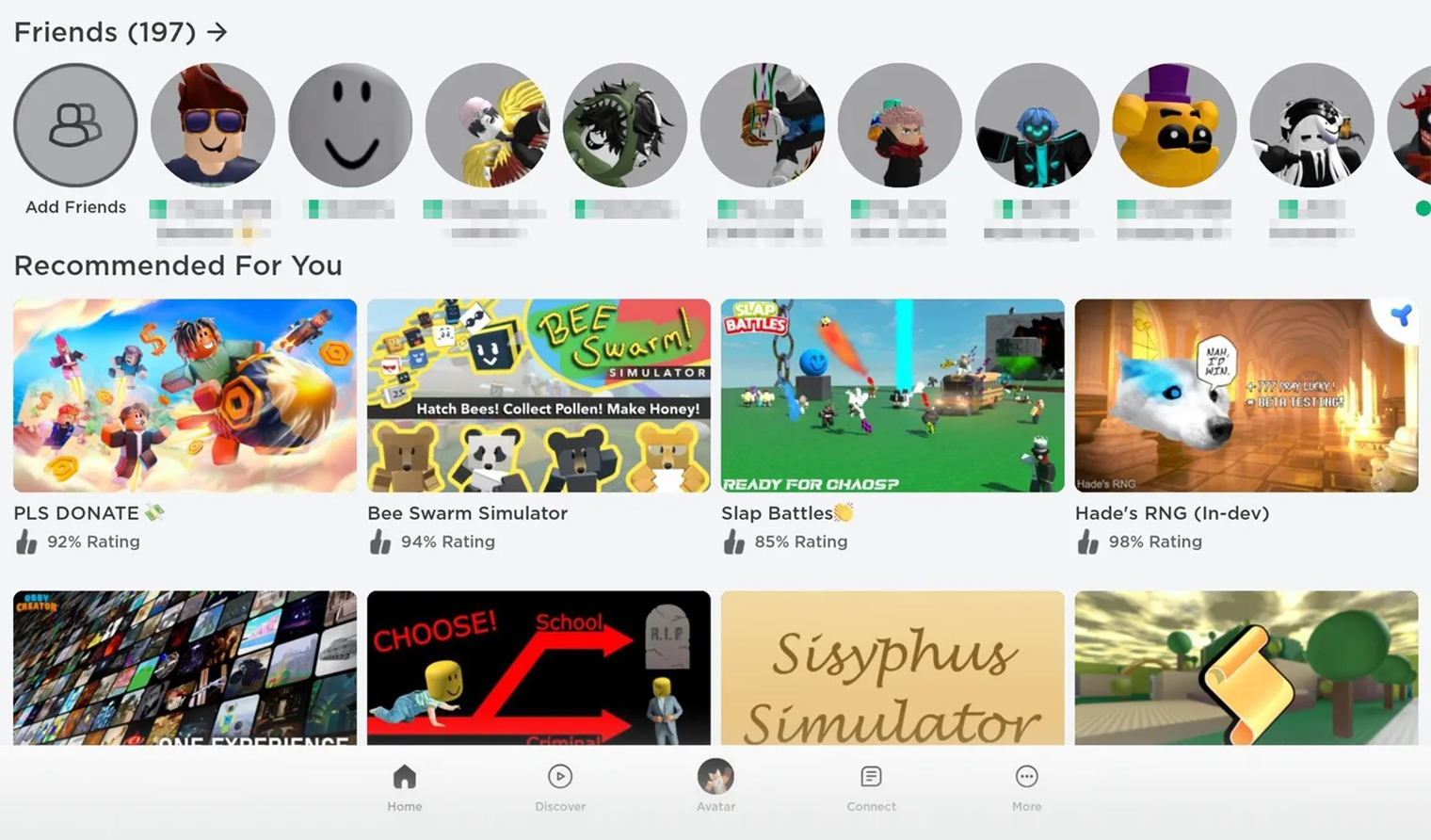 Главное меню Roblox. Сверху показывают людей, которые приняли ваш запрос в друзья. Ниже — подборка плейсов