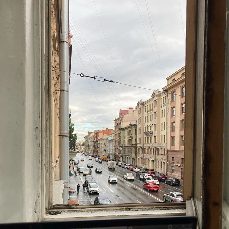 Забавный факт: мой первый дом на Васильевском виден из окна нынешнего