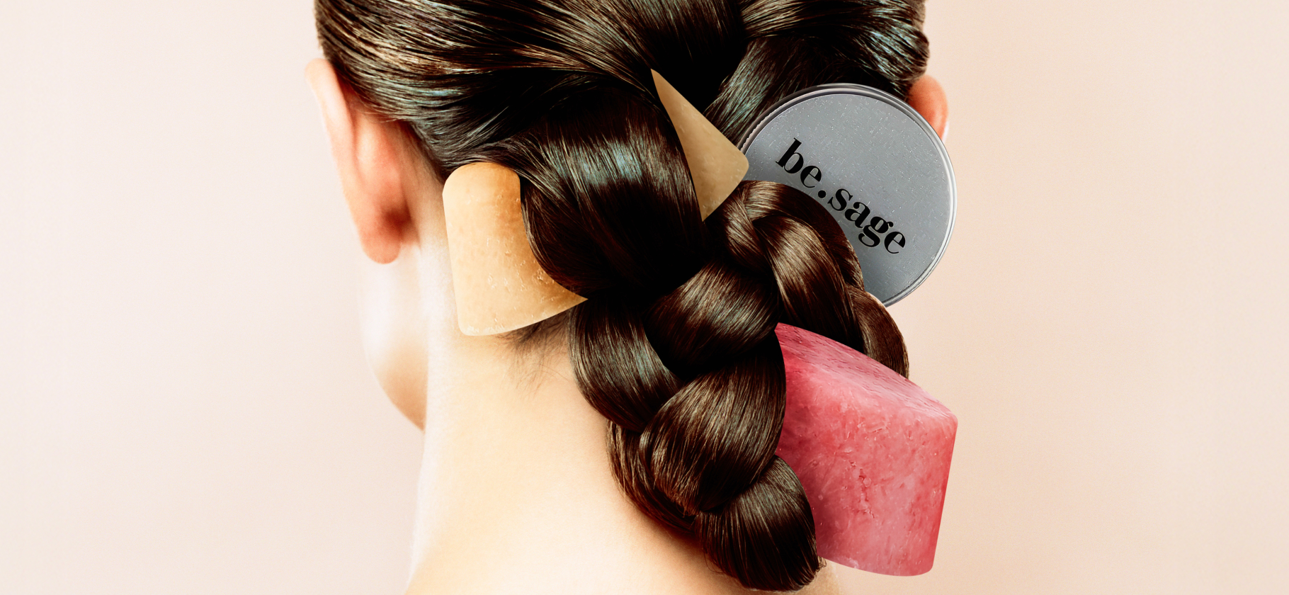 Я перешла на твер­дый шампунь и кондиционер российской марки и экономлю до 10 000 ₽ в год