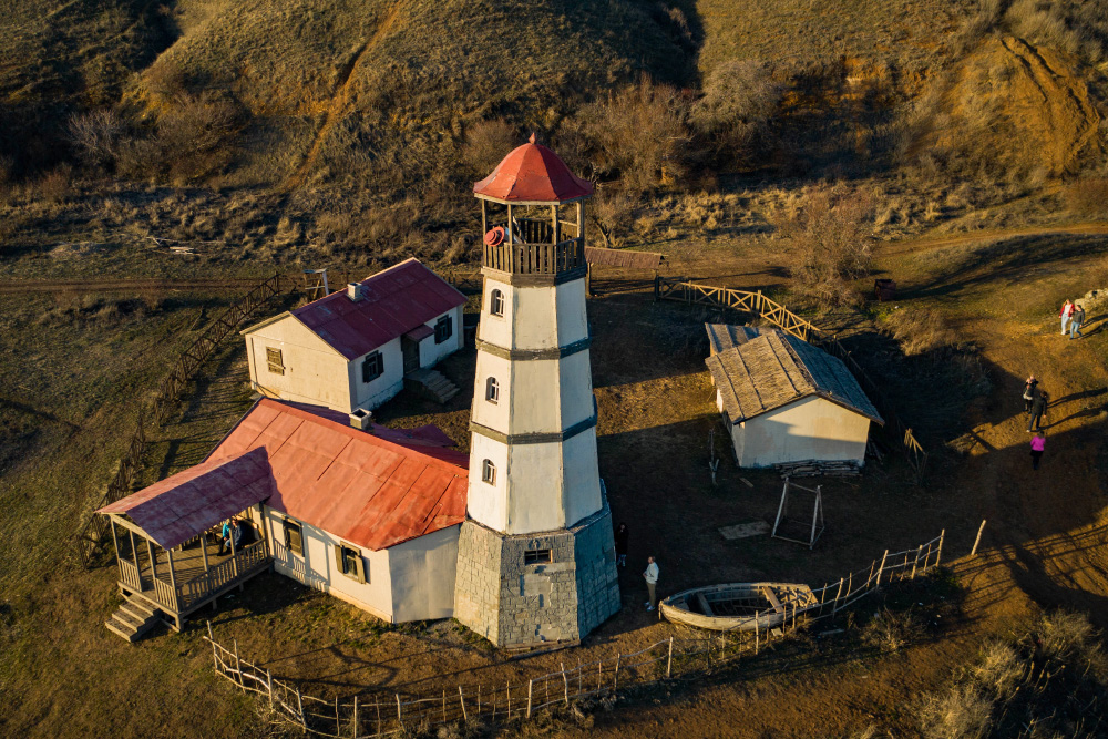 Рядом с маяком снимали три российских телесериала, например «Долгий свет маяка». Источник: nadoblakami / Shutterstock
