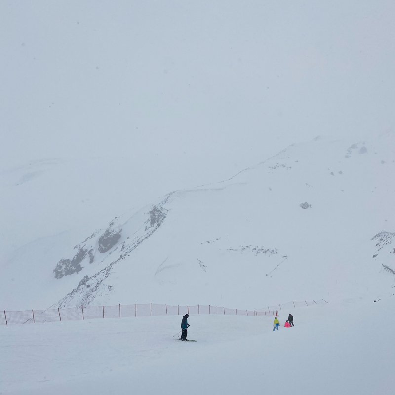 Видимость на Эльбрусе. Вершины где-то вдалеке, поверьте на слово