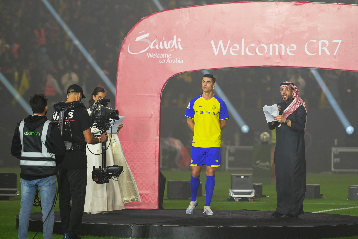 Криштиану Роналду на своей презентации в Эр⁠-⁠Рияде. Источник: Khalid Alha / MB Media / Getty Images