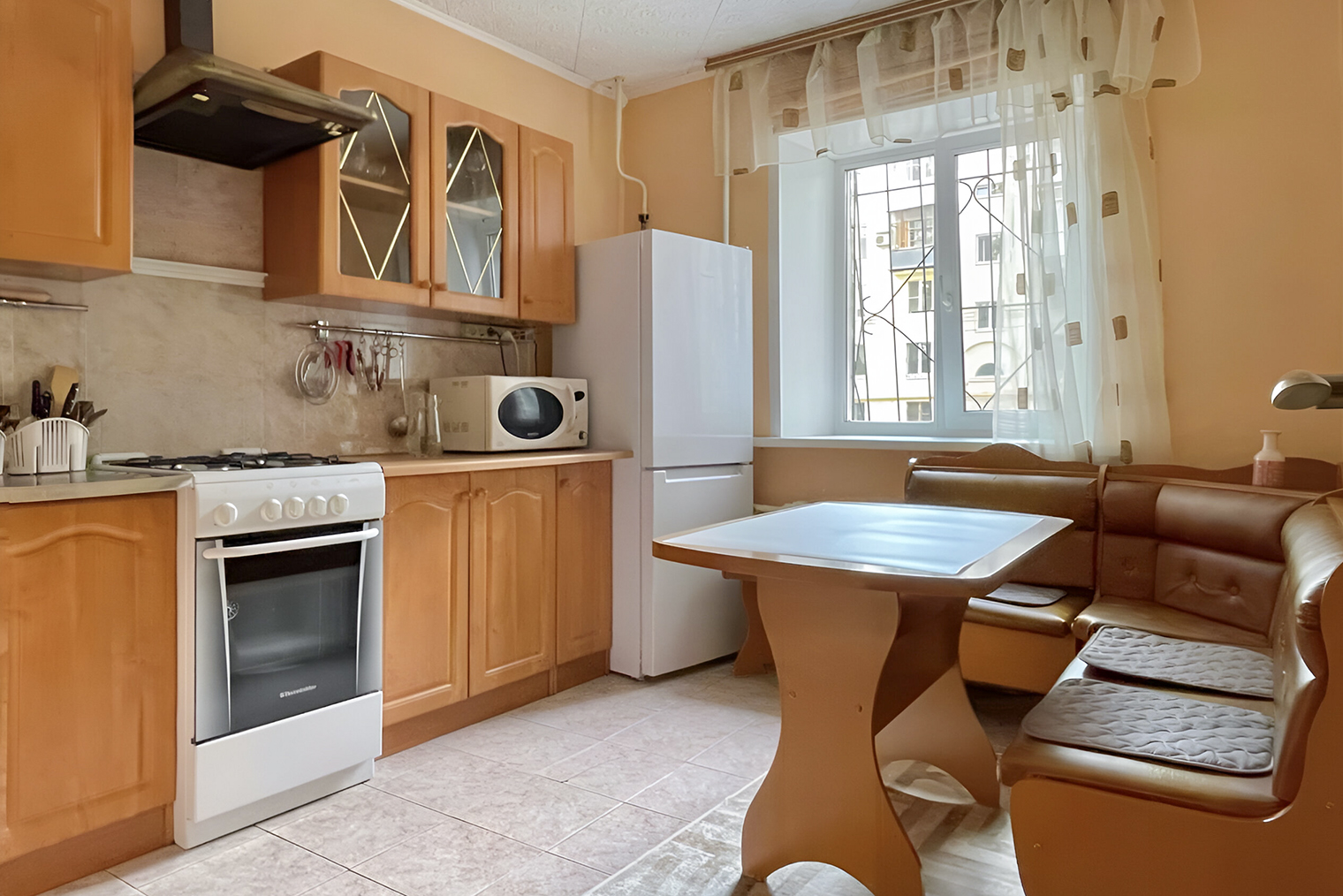 Кухню помыли, убрали лишнюю посуду и провиант