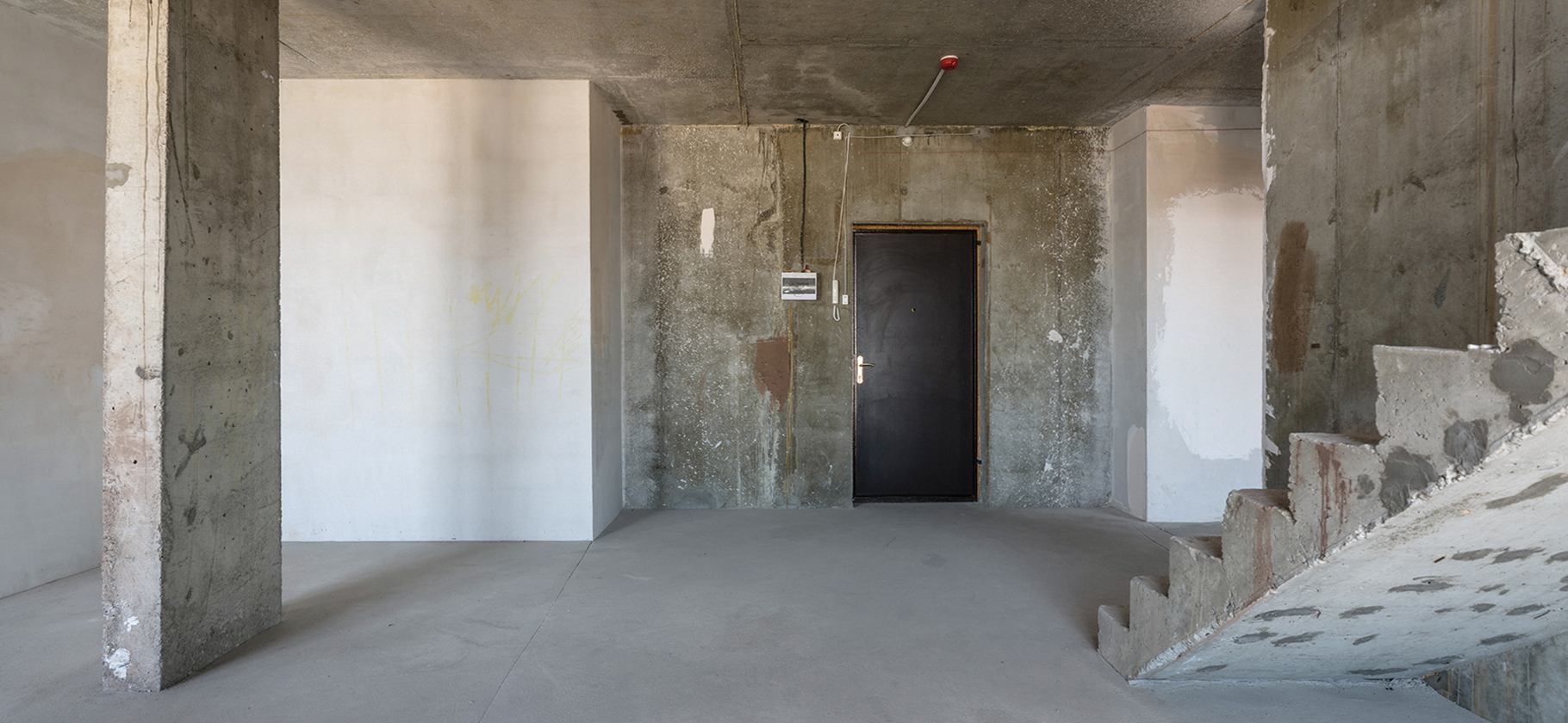 В Москве и области резко упало число сделок с жильем. Но цены не снижа­ются