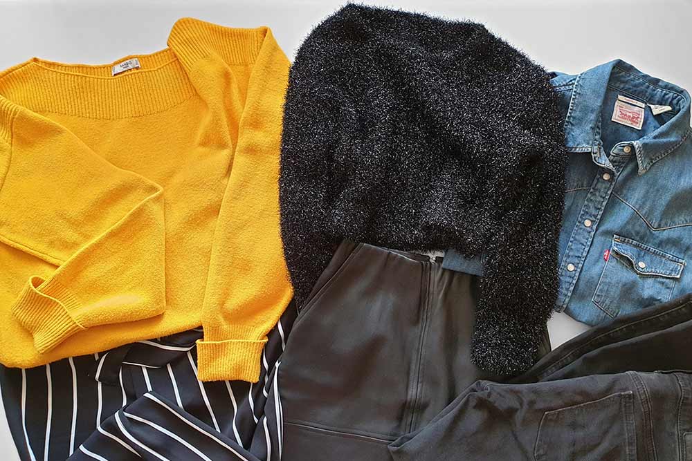 Повседневная капсула. Слева направо: свитер Mango, укороченный свитер No Name, джинсовая рубашка Levi’s, брюки⁠-⁠кюлоты Pull & Bear, юбка из искусственной кожи Patrizia Pepe, джинсы American Eagle
