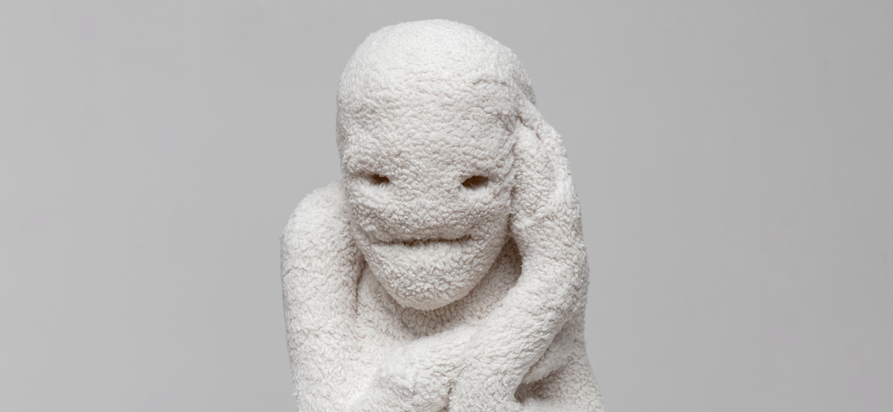 Куклы-гуманоиды и работы из флиса: в петербургской галерее Anna Nova открылась выставка совриска