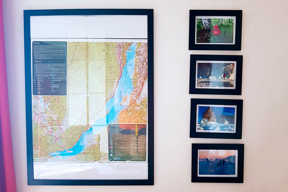 У хоста в Австрии я обнаружила на стене карту и фото Байкала. Оказалось, он пару лет работал в Иркутске фотографом