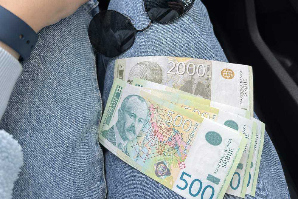 Я невзлюбила сербские деньги: купюры тонкие, и их всегда много