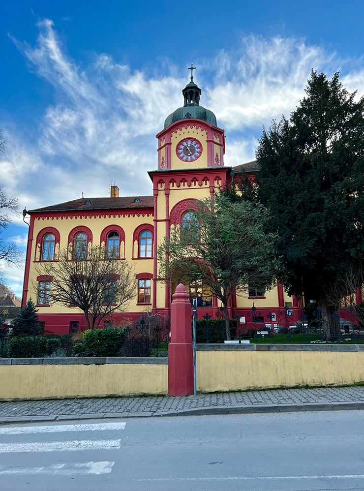Карловацкая гимназия — старейшая средняя школа в Сербии