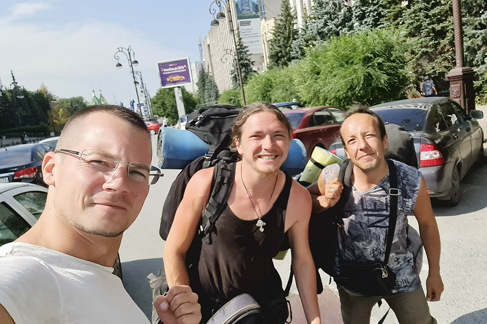 Ребята-музыканты, которые доехали со мной от Екатеринбурга до Тюмени. Судя по их инстаграму, их бесконечное путешествие успешно продолжается