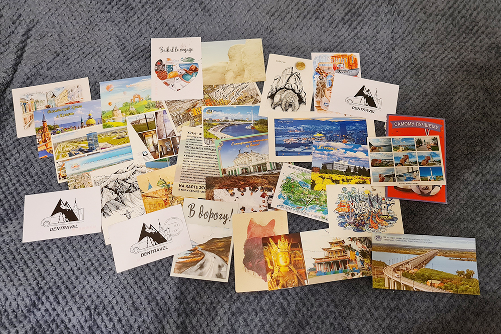 В качестве сувениров у меня теперь собраны открытки из всех посещенных городов