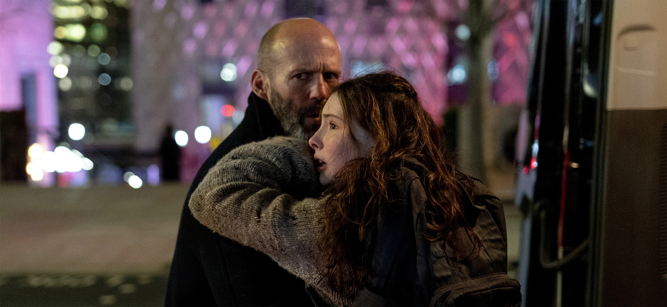 «Убежище»: Джейсон Стэйтем в бруталь­ном, но затянутом батя⁠-⁠боевике с пло­хим сценарием