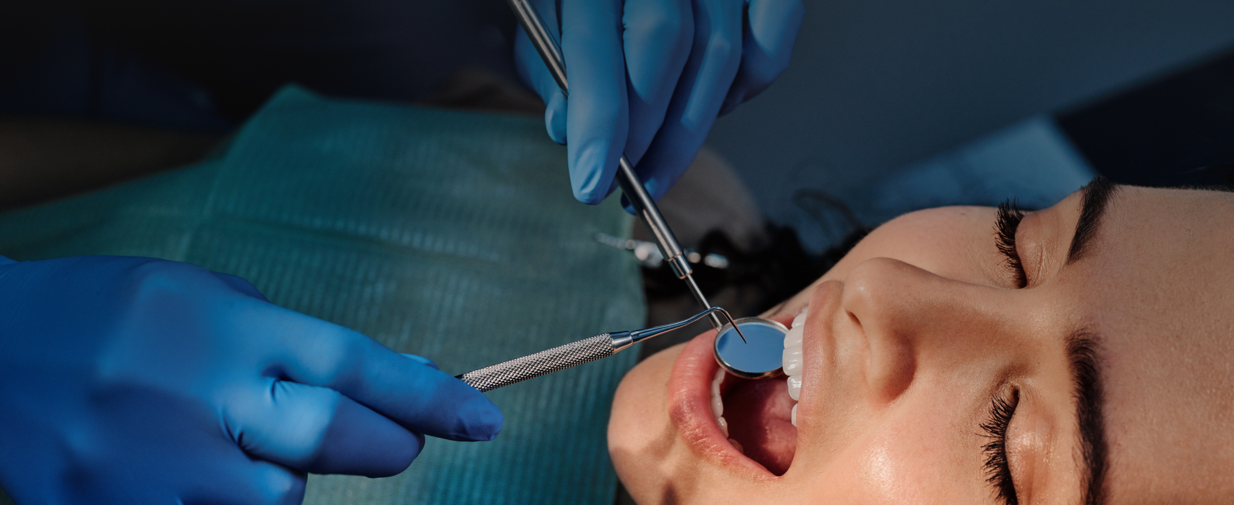 «Пришлось отвыкнуть кусать и привыкнуть к боли»: 8 шокирующих историй о лечении зубов