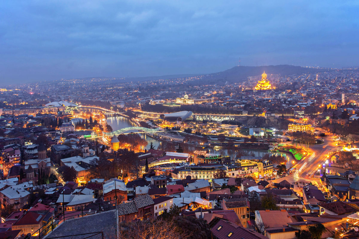 Фантастический вид на Тбилиси. Фотография: Layue / Shutterstock
