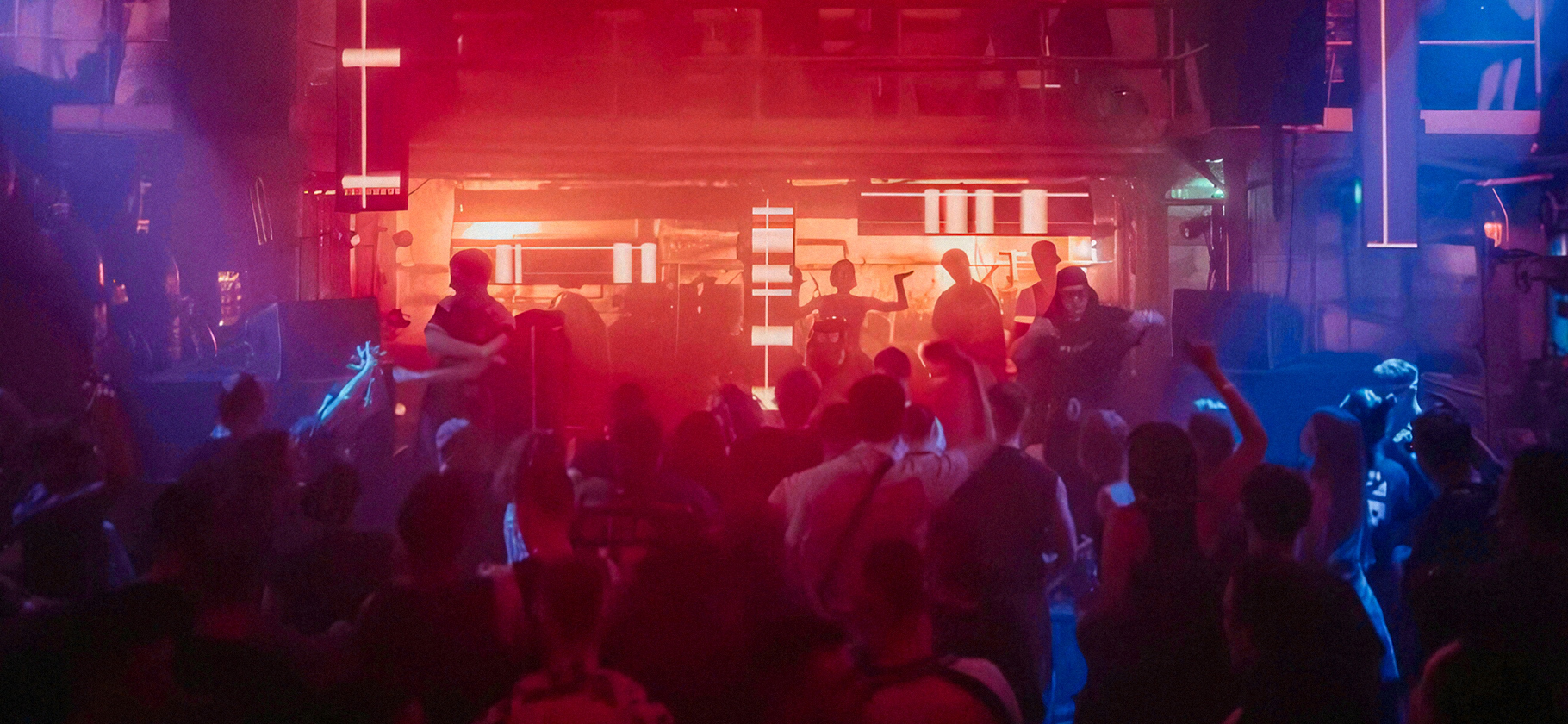 Фестиваль Signal Factory перенесли из Чехова в Москву — он прой­дет в июне на терри­тории завода «Кри­сталл»