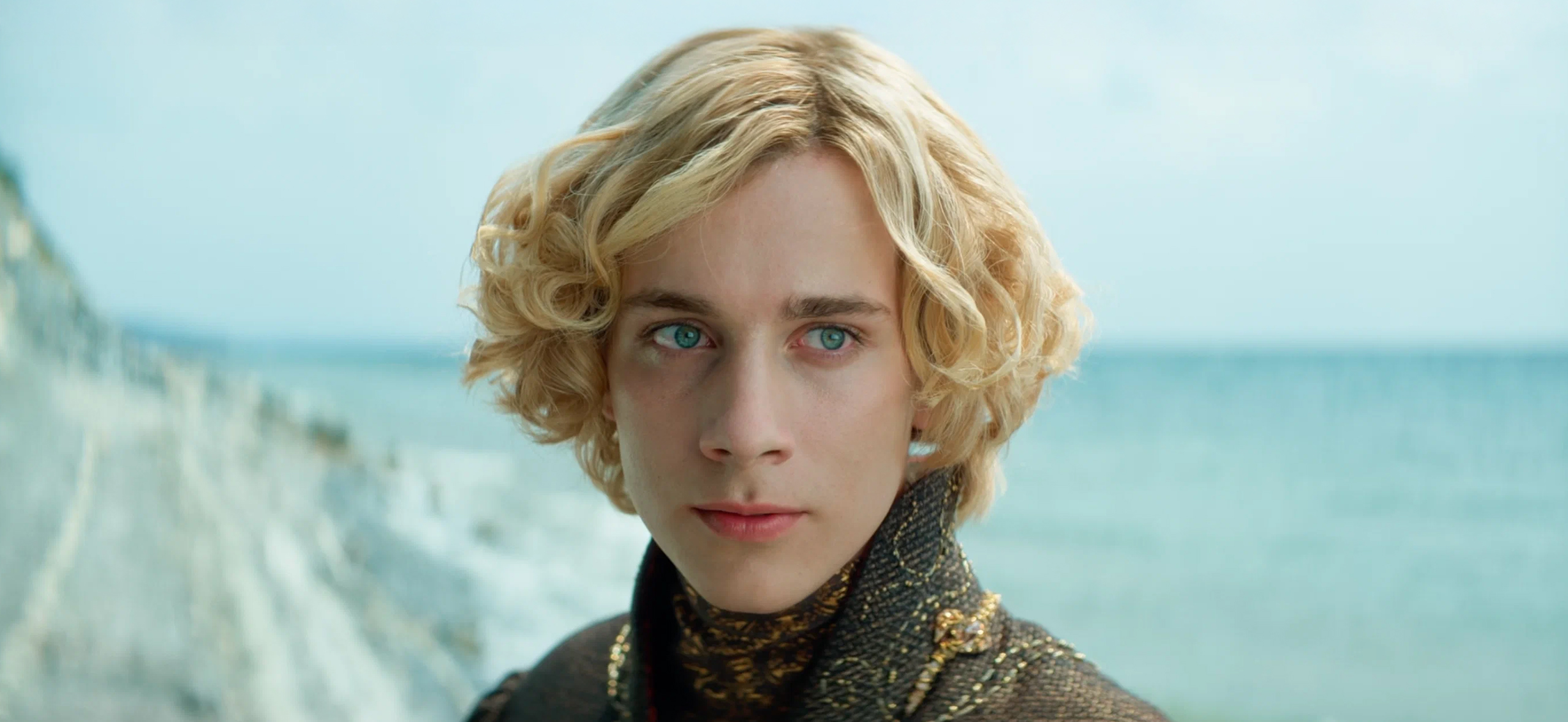 «Сказка о царе Сал­тане»: стоит ли ​смо­треть новую экрани­зацию Пушкина от Сарика Андреа­сяна